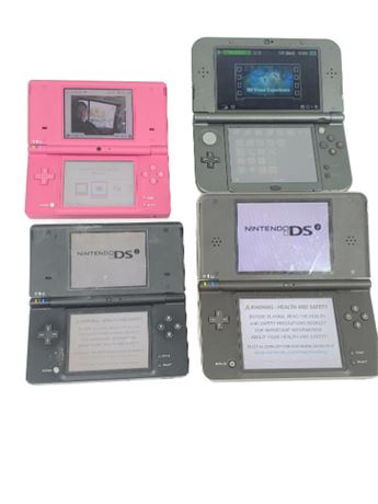 Nintendo DS/3DS Console Lot + Games 4pc