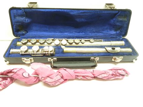 Armstrong/ Elkhart-Ind Flute; M# 104/ 74 18783, In Case