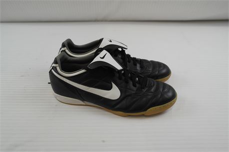 Nike Tiempo Natural IC Mens Style #3110061-011 Size 13 Black / White Shoe