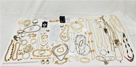 Huge Lot of Vintage Gold-Tone Art Deco Crystal Jewelry (R2)