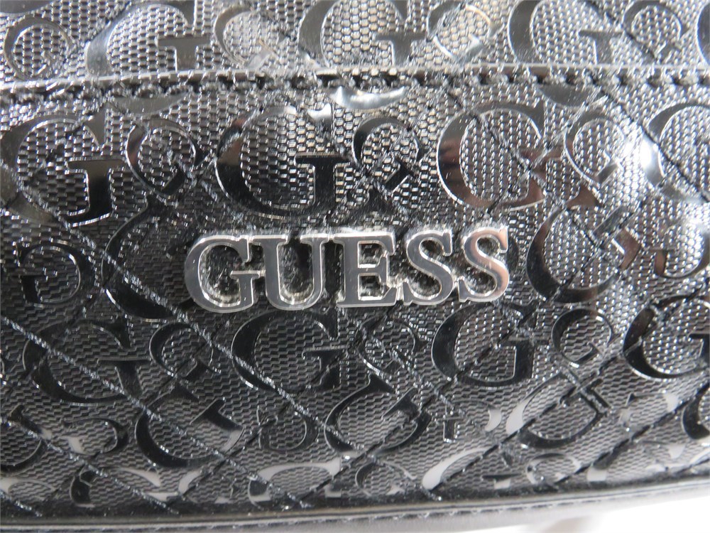 ShopTheSalvationArmy - Guess Shoulder Bag (12