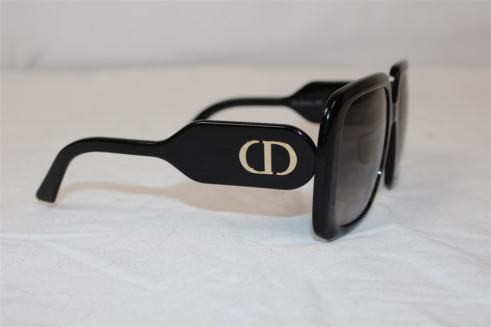 ShopTheSalvationArmy - High-End Designer Sunglasses Lot (9 Total) [C567]