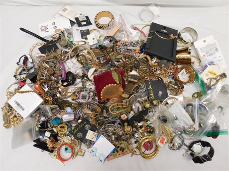 Costume Jewelry Lot; Quickly Sorted Metal Jewelry; 20.14 lbs