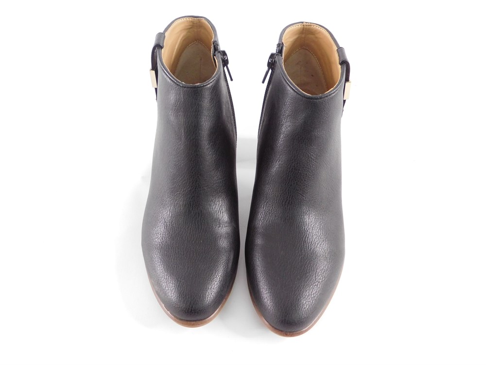 ShopTheSalvationArmy - Alfani Ankle Boots: Women size 8 (S466)