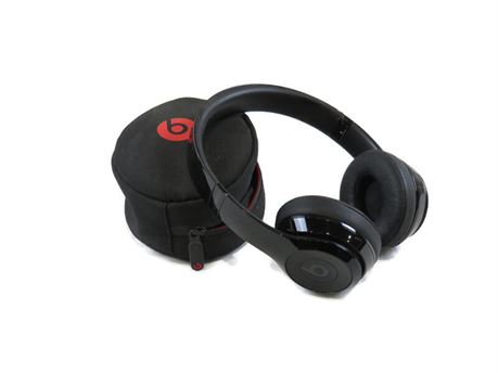 Beats by Dr. Dre Solo3 Wireless On-Ear Headphones (670)