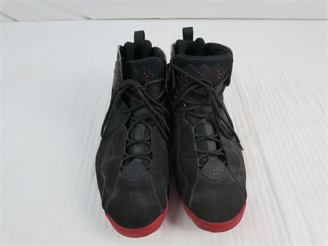 ShopTheSalvationArmy - Michael Jordan Tennis Shoes-Men size 9.5-Used (670)