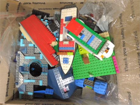 10 Pounds Of Lego Building Blocks Some Larger Built Pieces
