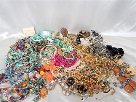 Large Sorted Costume Jewelry Lot 11+ lbs $5 shipping (270R2)