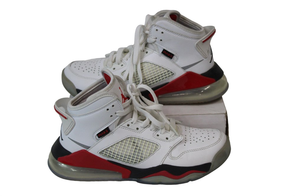 ShopTheSalvationArmy - Jordan Mars 270 'White Fire Red' (BQ6508-100 ...