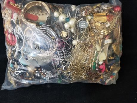 ShopTheSalvationArmy - 100% Unsorted Costume Jewelry, Scrap. Metal ...