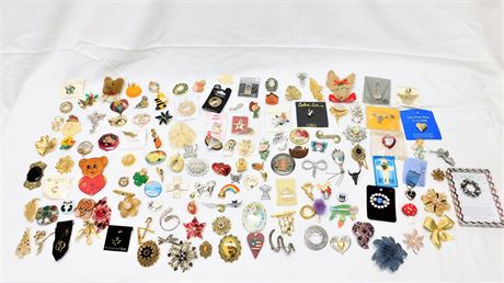 Lot of 135 Pin Brooches (R2)