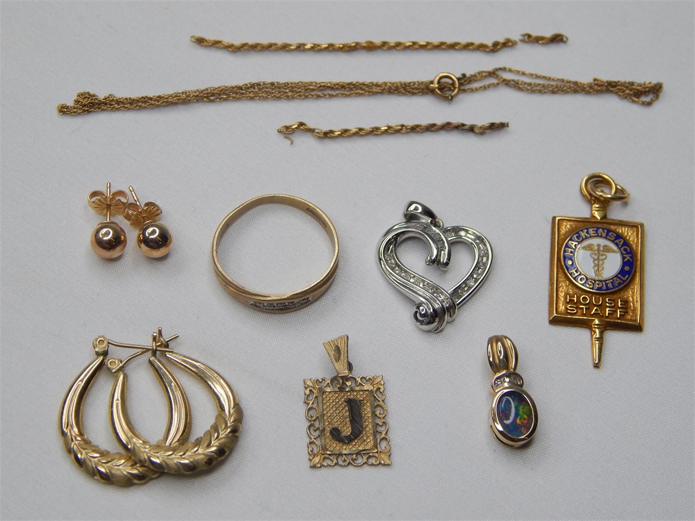 ShopTheSalvationArmy - 10K Gold Scrap Lot with Some Wearable Pieces 16. ...