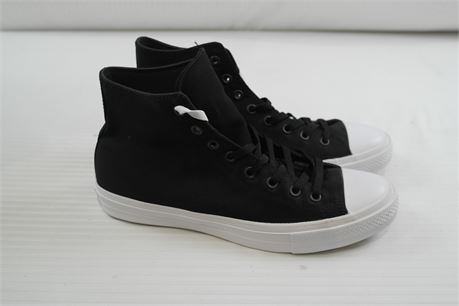 Converse Chuck Taylor Shoes Unisex Men size 11 / Womens Size 13 Black /White