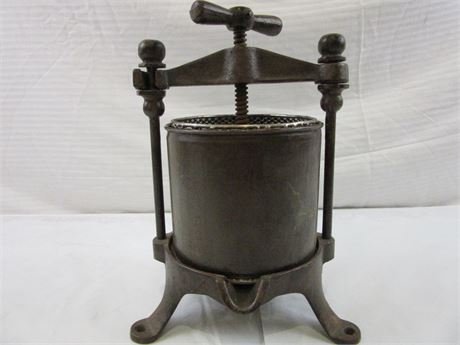 ShopTheSalvationArmy - Antique Cast Iron No.1 2 qt. Fruit Squeezer