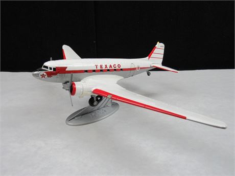 Wings of Texaco "Gooney Bird" Douglas DC-3C #MM879 (650)
