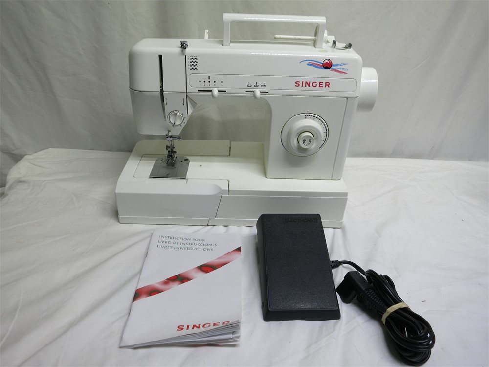 ShopTheSalvationArmy Singer 2517C Sewing Machine With Foot Pedal