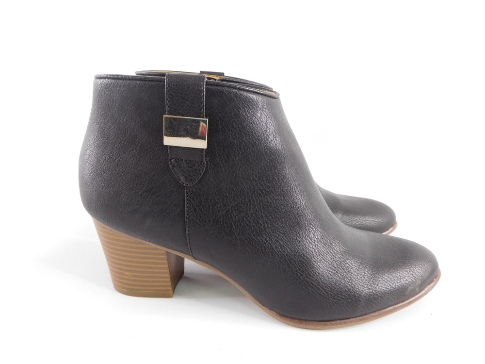 ShopTheSalvationArmy - Alfani Ankle Boots: Women size 8 (S466)