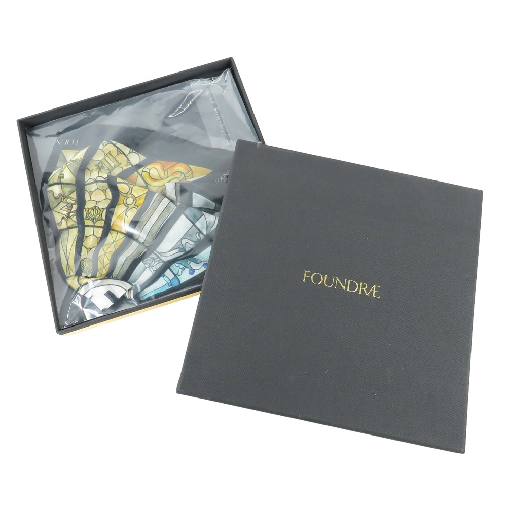 ShopTheSalvationArmy - Foundrae 100% Silk Scarf with Box (Sealed) [E3582]