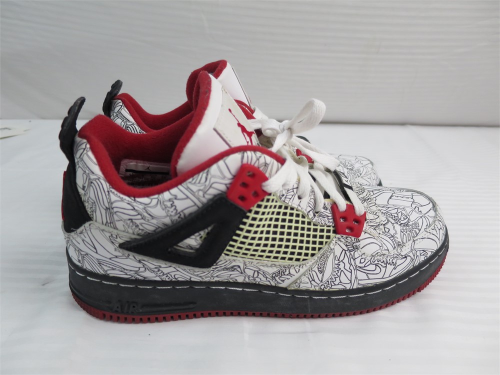 ShopTheSalvationArmy NIKE Michael Jordan Tennis shoes Men size 7Y
