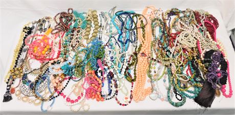 Huge Lot of Beaded Necklaces (R2)